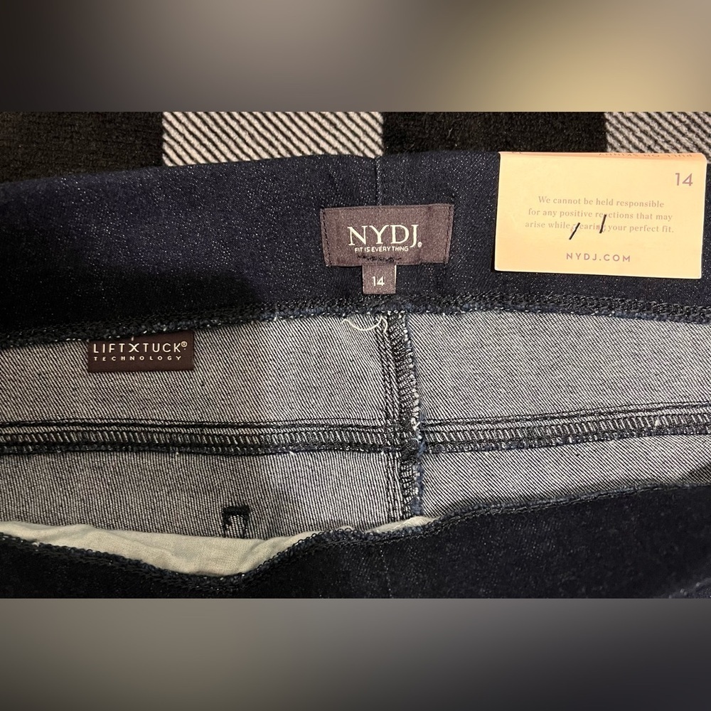 NYDJ NEW Size 14 Women’s Dark wash “Rinse” Pull On Skinny jeans with Ankle Slit - Picture 5 of 12